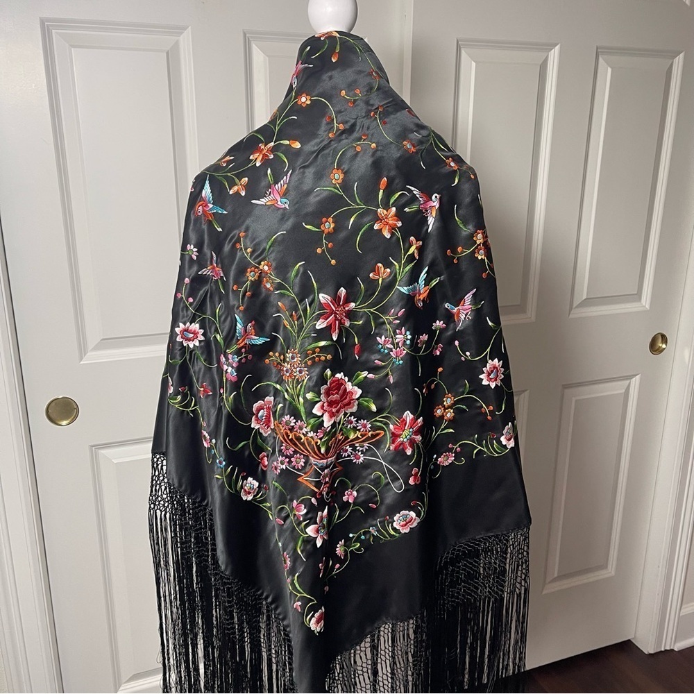 Vintage Silk Manila Piano Shawl Colorful Floral Hand Embroidered Wrap Scarf - Picture 5 of 16